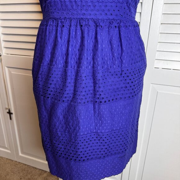 ROZ & ALI SIZE 12 PURPLE EYELET CAP SLEEVE KNEE LENGTH 100% COTTON SHEATHE DRESS - Picture 3 of 9